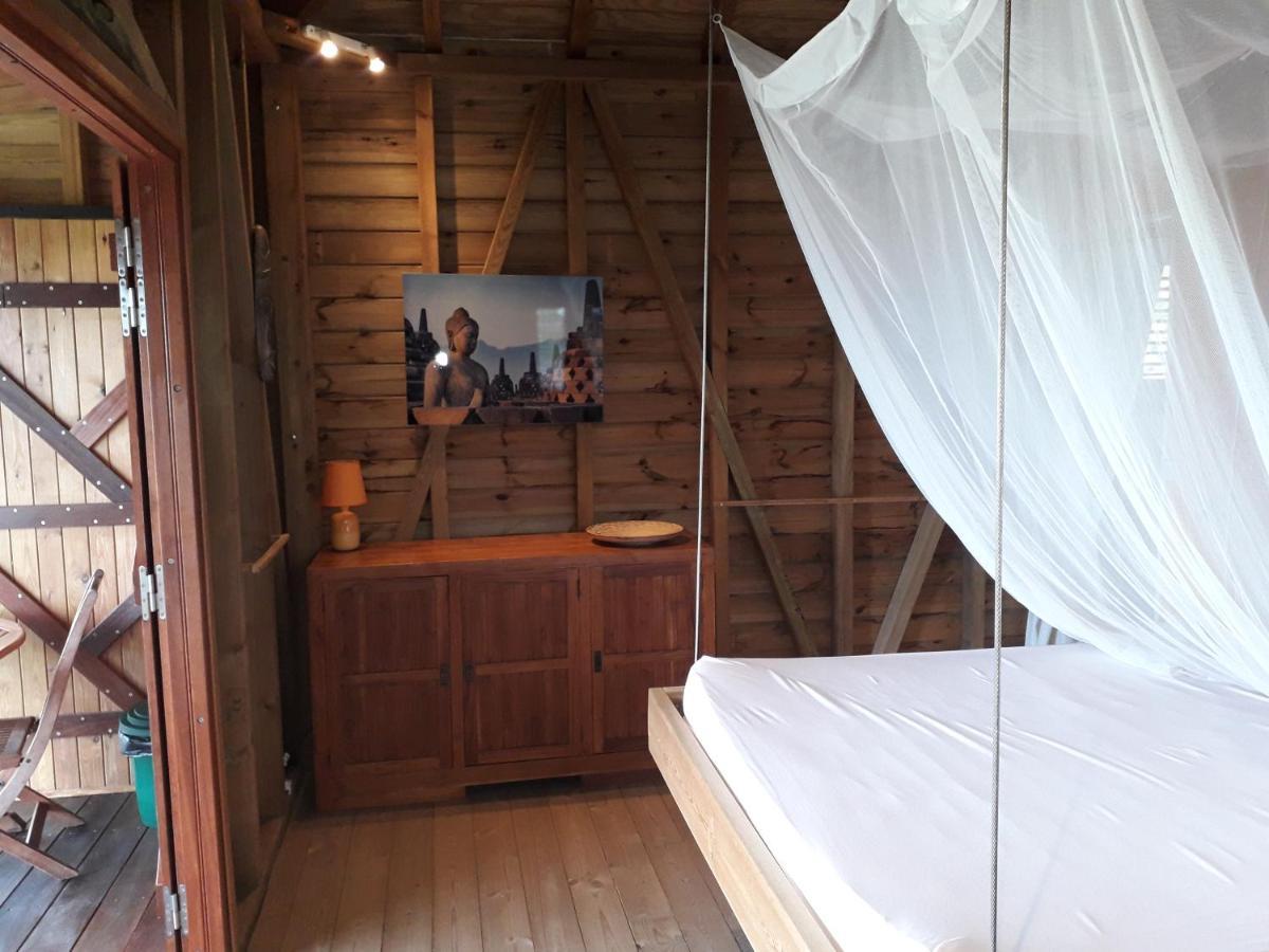 Ti Kaz Anoli Cottage En Bois Avec Vue Sur La Baie Terre-de-Bas Luaran gambar