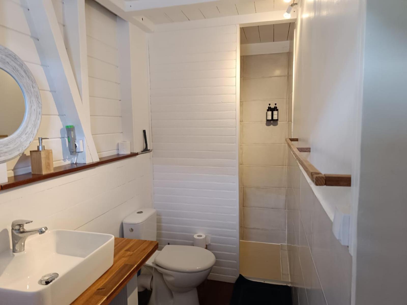 Ti Kaz Anoli Cottage En Bois Avec Vue Sur La Baie Terre-de-Bas Luaran gambar