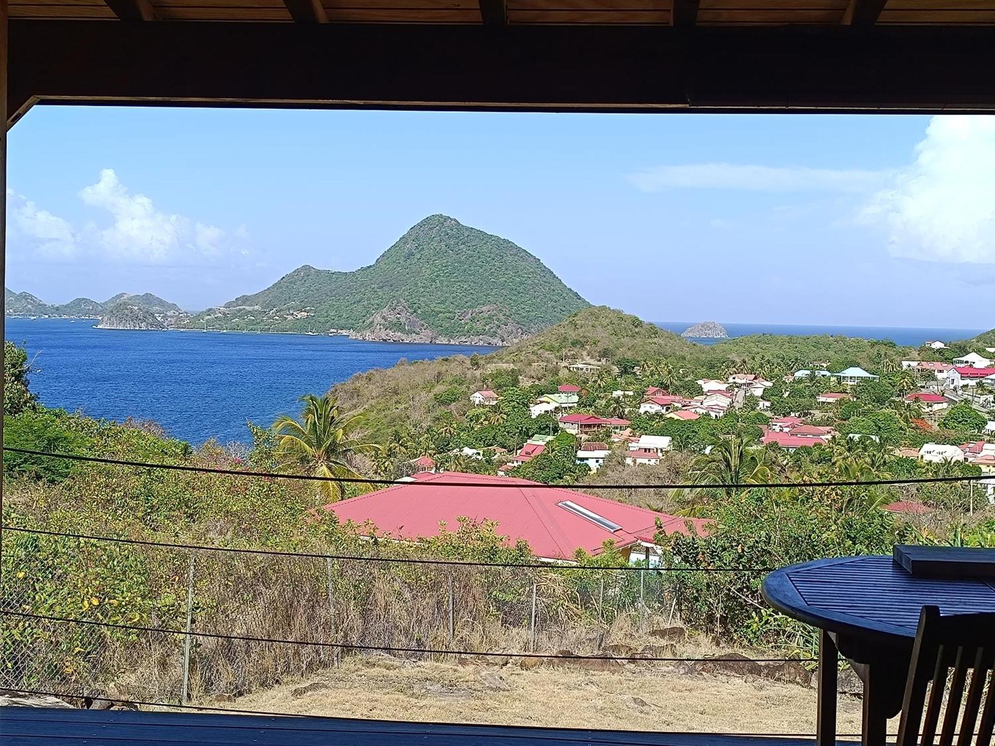 Ti Kaz Anoli Cottage En Bois Avec Vue Sur La Baie Terre-de-Bas Luaran gambar